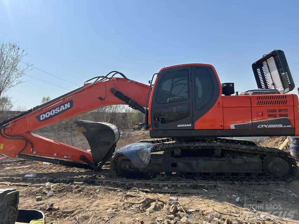 Doosan DX225LC-9C 대형 굴삭기 29톤 이상