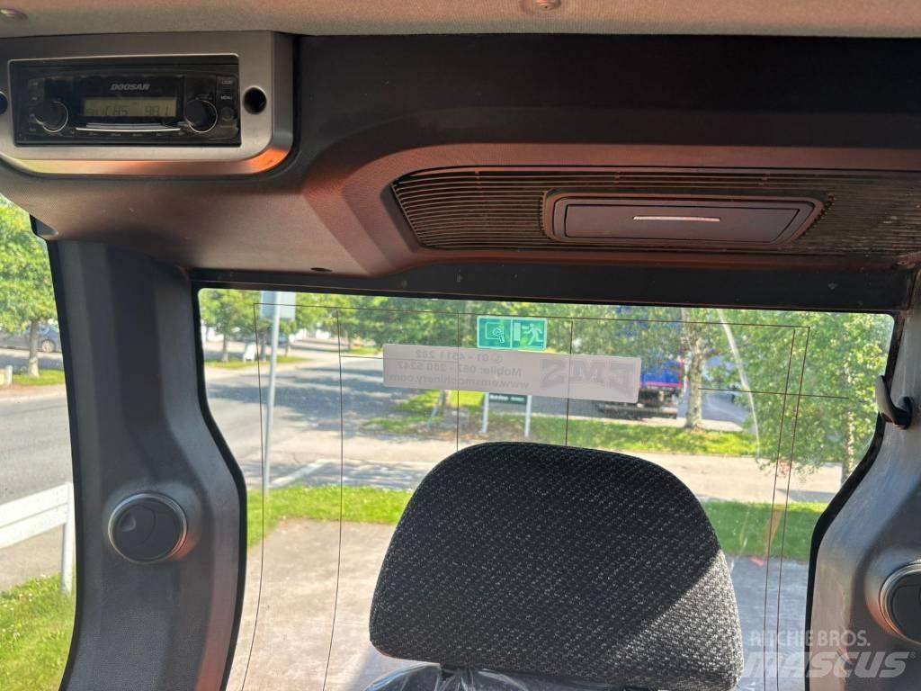 Doosan DX 57 W-5  휠 굴삭기