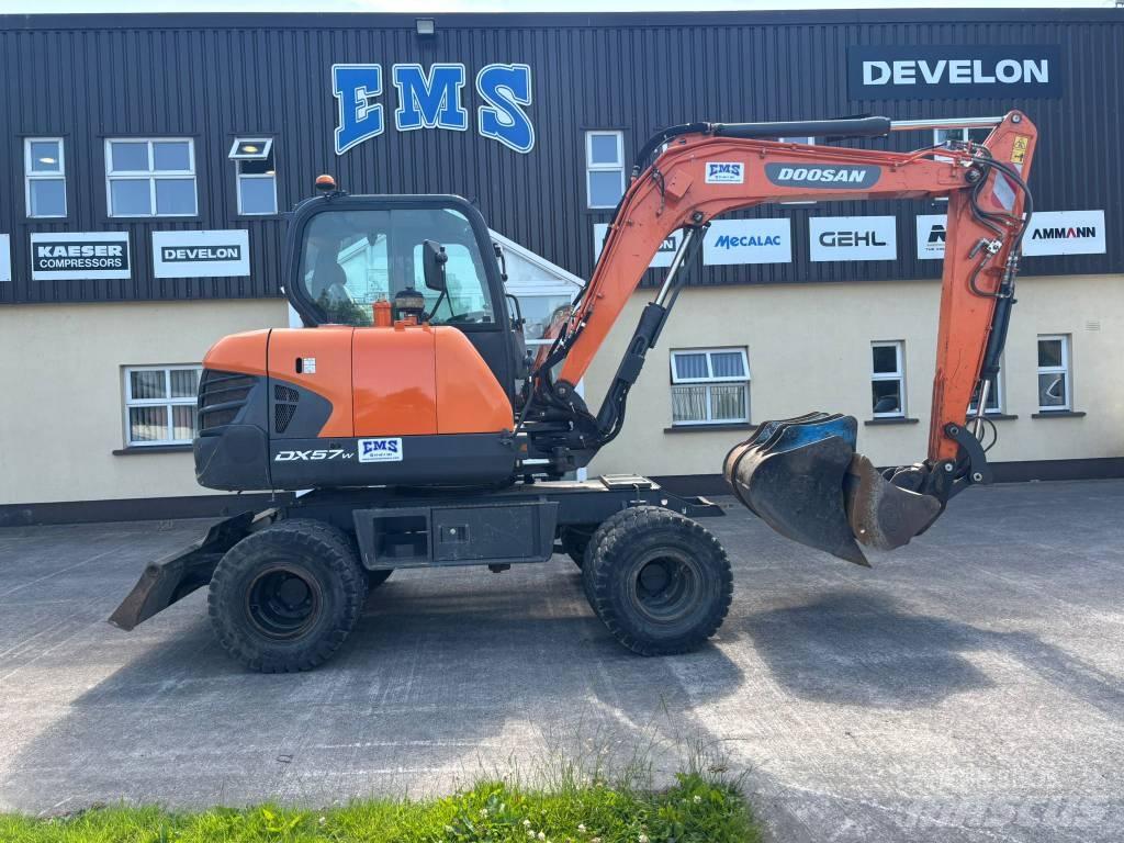 Doosan DX 57 W-5  휠 굴삭기