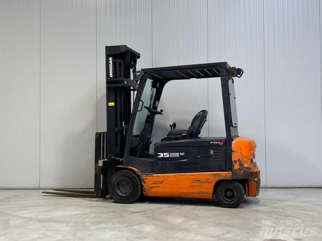 Doosan B35X-5 전동 지게차