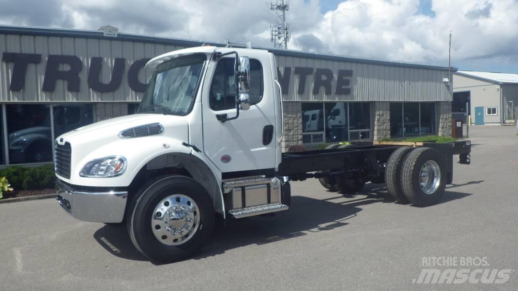 Freightliner M2106 새시 운전실 트럭