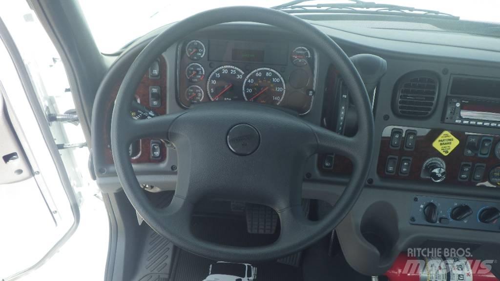 Freightliner M2106 새시 운전실 트럭