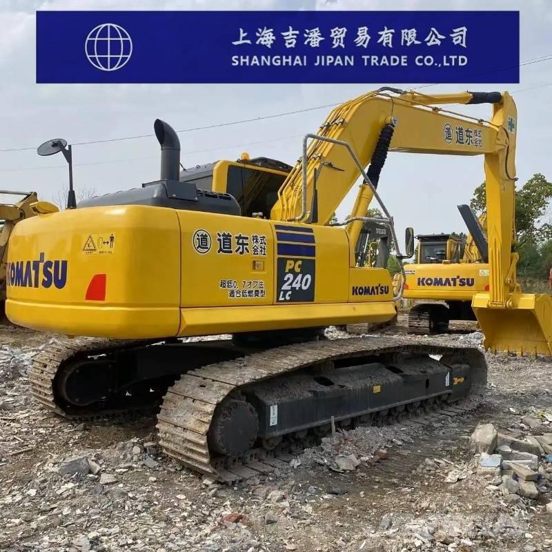 Komatsu PC 240 대형 굴삭기 29톤 이상