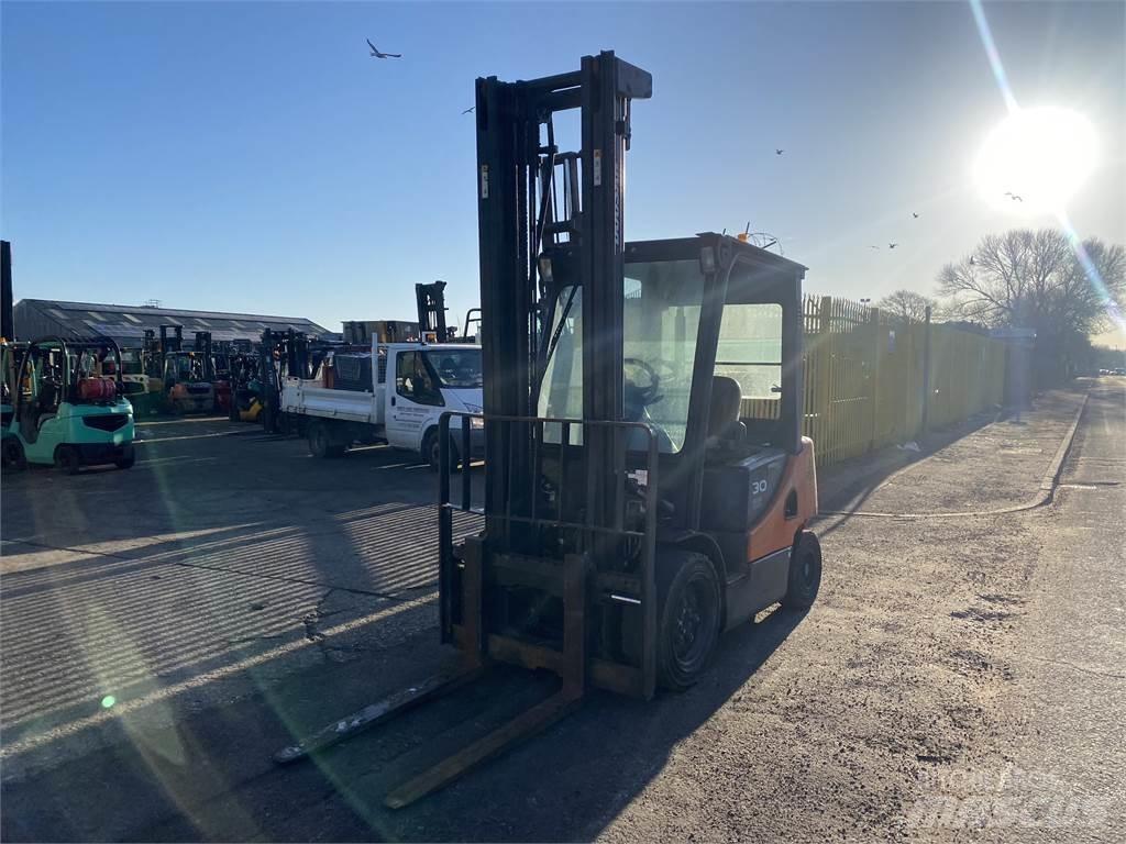 Doosan D30S-5 디젤 지게차