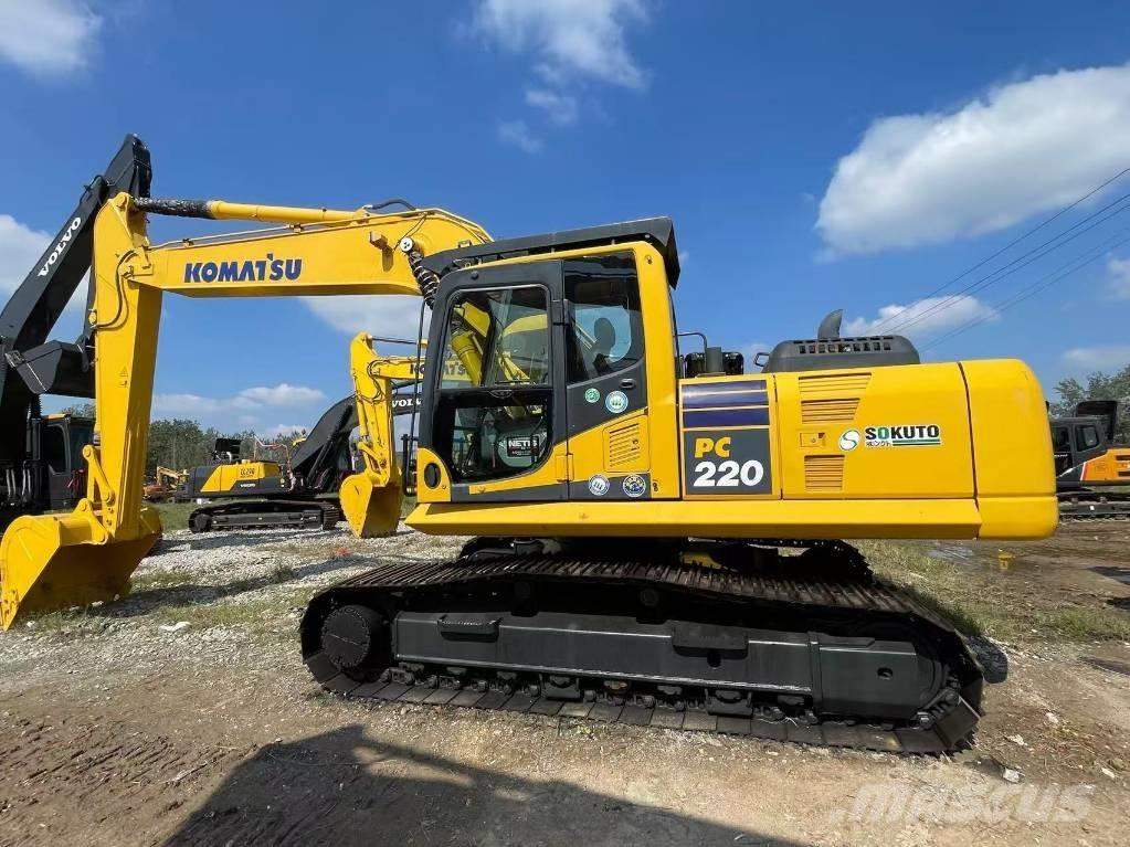 Komatsu PC 220 대형 굴삭기 29톤 이상