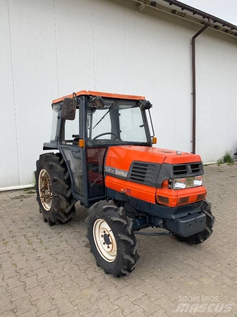 Kubota GL 320 소형 트랙터