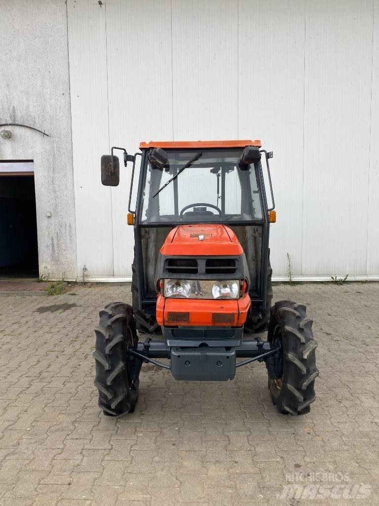 Kubota GL 320 소형 트랙터