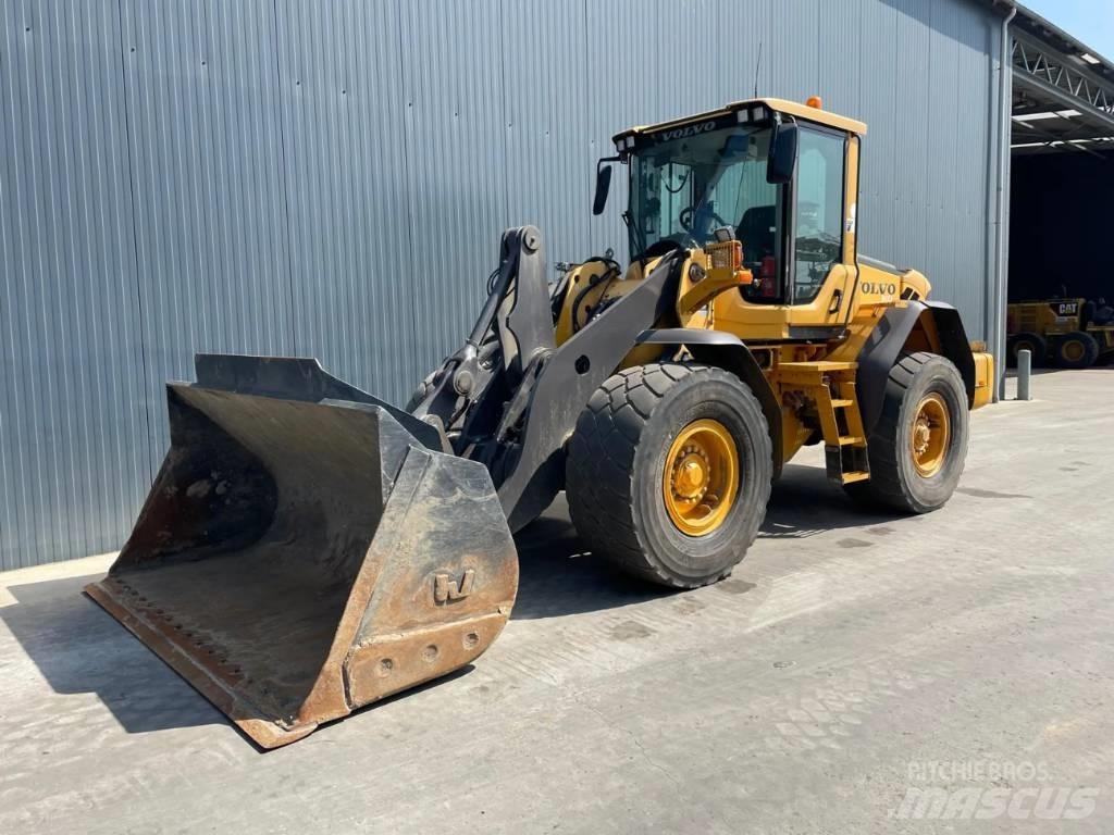 Volvo L90F - 3rd valve  휠로우더