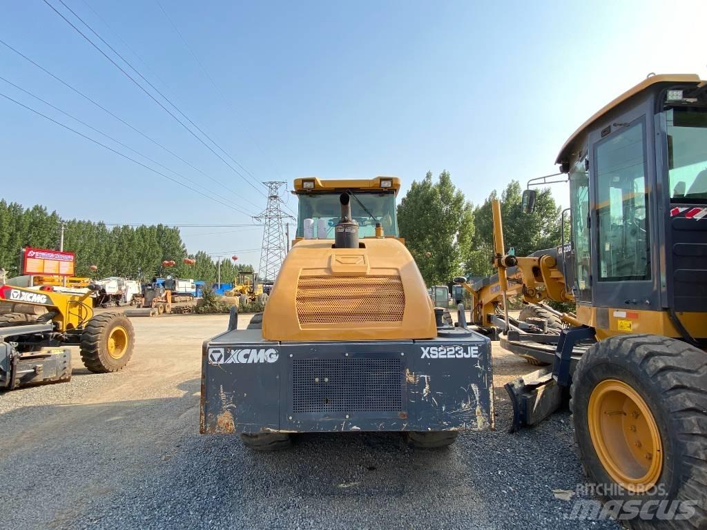 XCMG SX233JE 싱글 드럼 롤러
