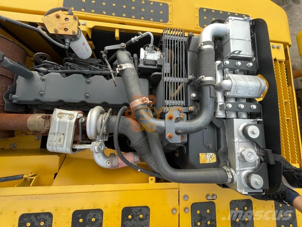 Komatsu PC 240 대형 굴삭기 29톤 이상