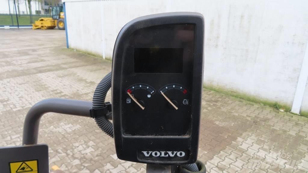 Volvo SD 45 B 싱글 드럼 롤러