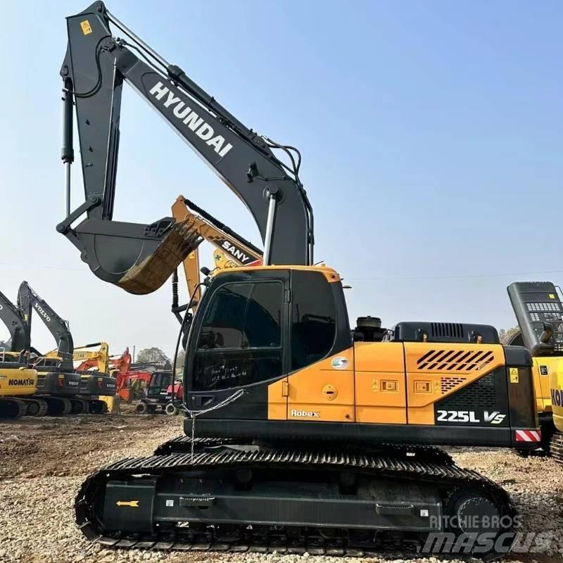 Hyundai R225 대형 굴삭기 29톤 이상