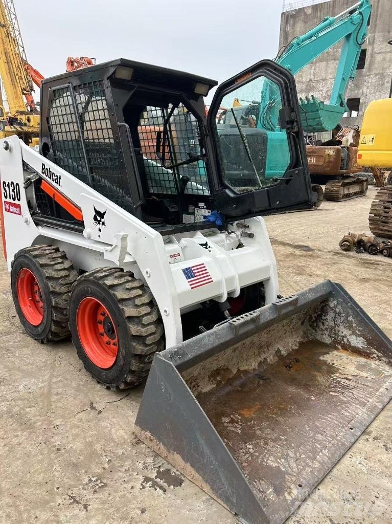 Bobcat S 130  스키드로더