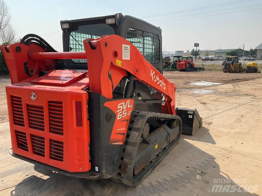 Kubota SVL65-2  스키드로더