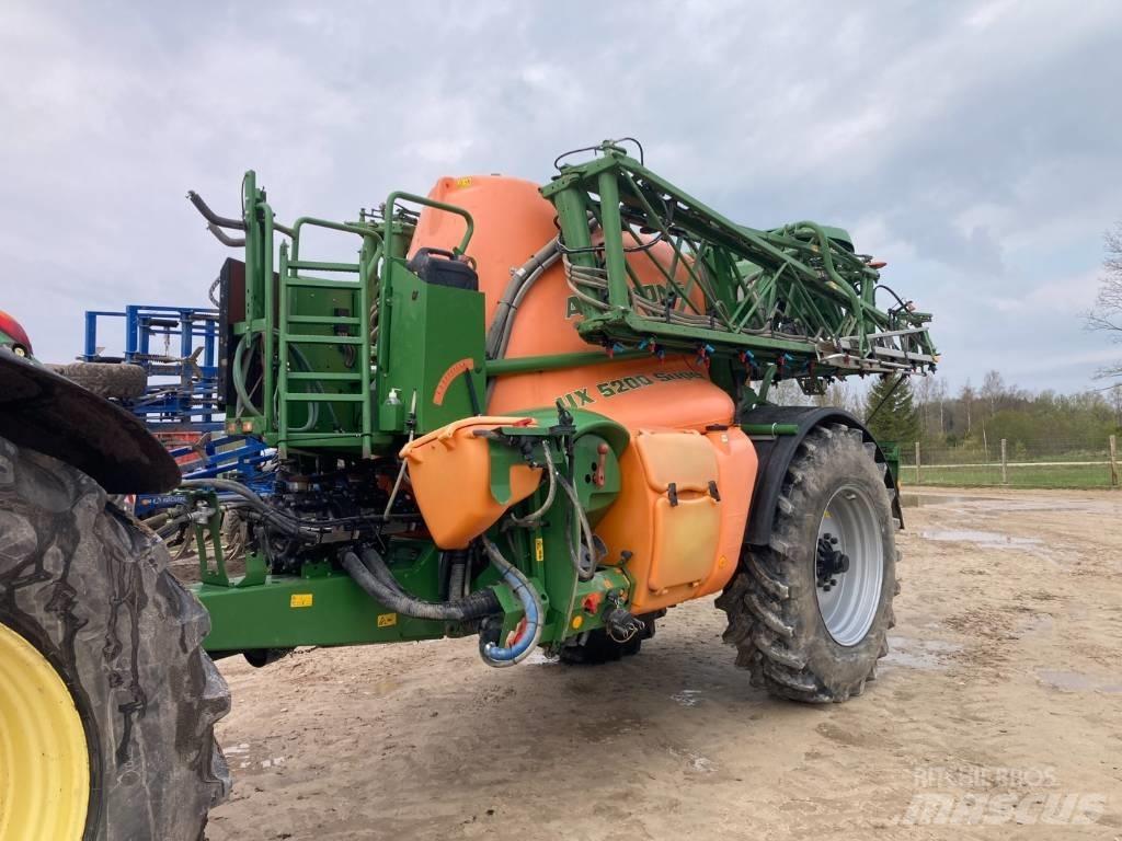 Amazone UX 5200 견인형 분무기