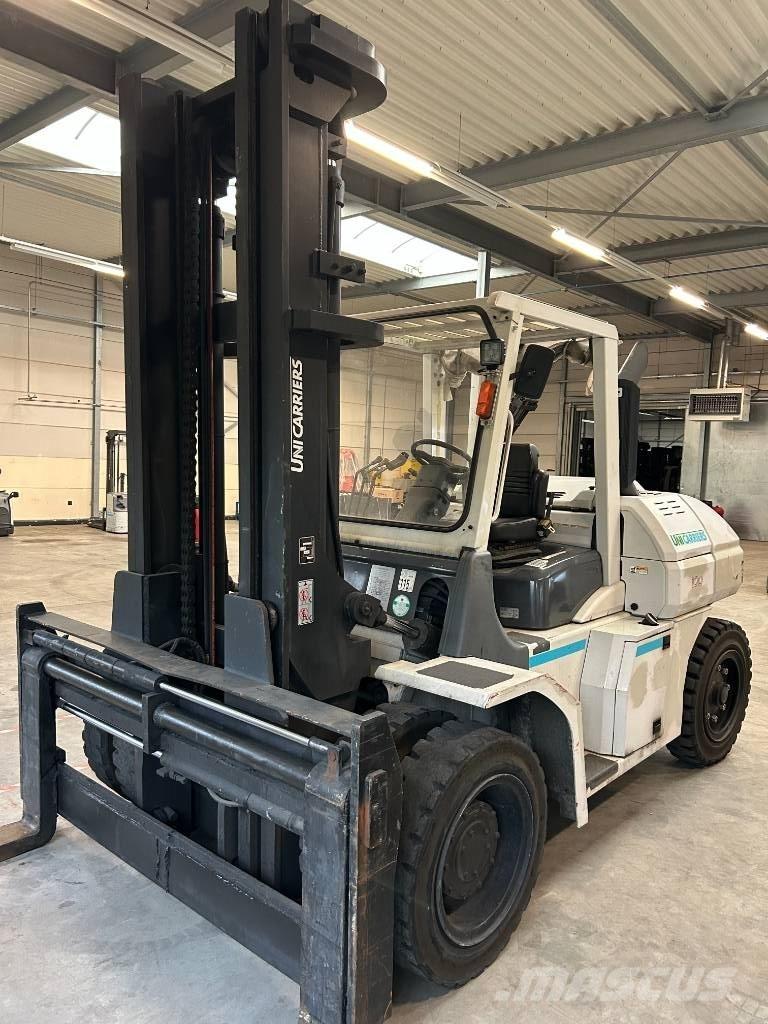 UniCarriers FD100-3 디젤 지게차