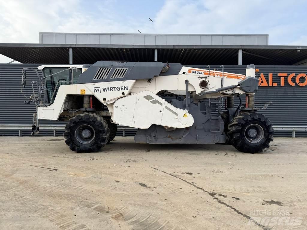 Wirtgen WR 240I 아스팔트 리사이클러