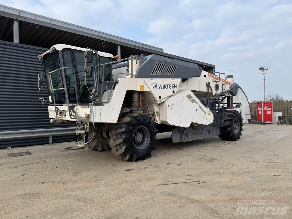 Wirtgen WR 240I 아스팔트 리사이클러