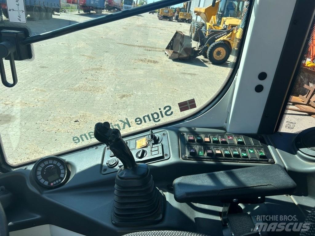 Liebherr L 506  휠로우더