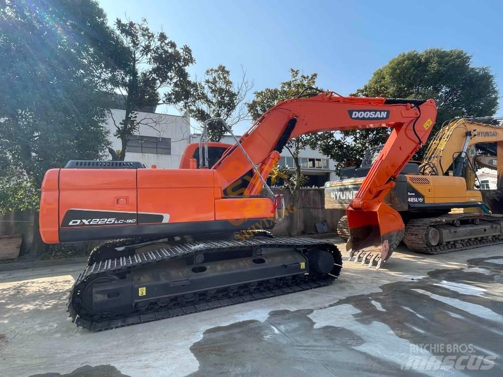 Doosan DX 225 LC 대형 굴삭기 29톤 이상