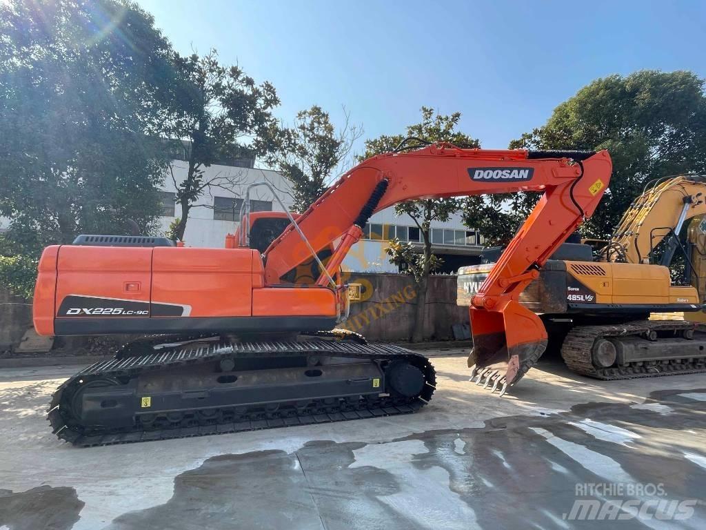 Doosan DX 225 LC 대형 굴삭기 29톤 이상