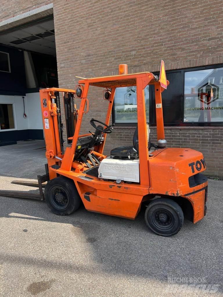 Toyota 02-4FD25 디젤 지게차
