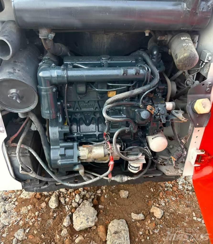Bobcat S 130  스키드로더