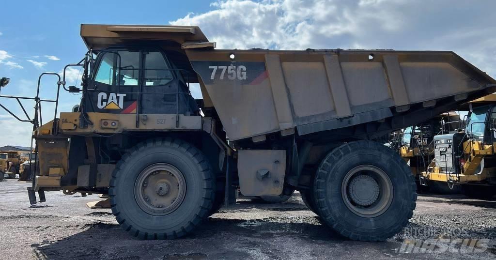 CAT 775 G 초대형 덤프 트럭
