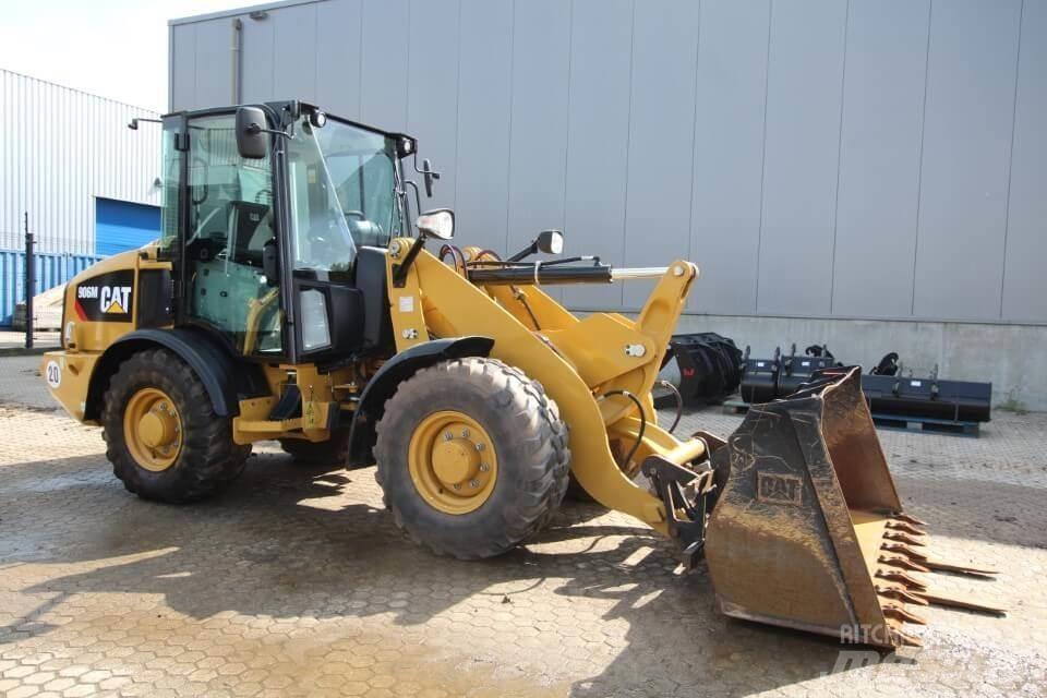 CAT 906M  휠로우더