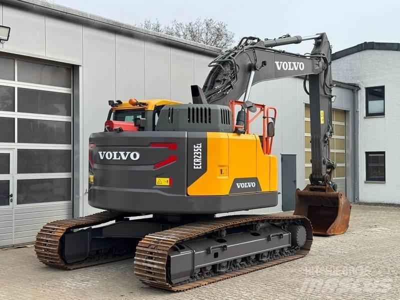 Volvo ECR 235 EL 대형 굴삭기 29톤 이상