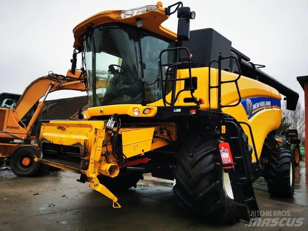 New Holland CX8070 콤바인 수확기
