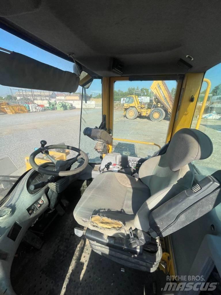 Volvo L 120 E  휠로우더