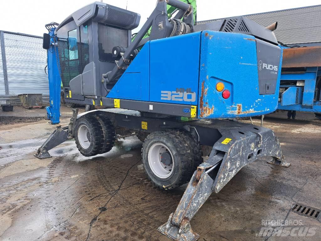 Fuchs MHL320F 폐기물/산업 처리기