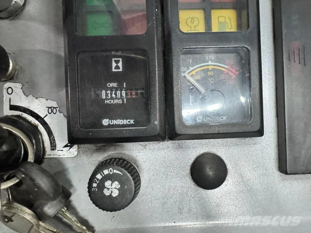 Combilift C3000CB 사이드로더