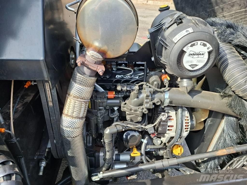 Forst XR8D 톱밥제조기