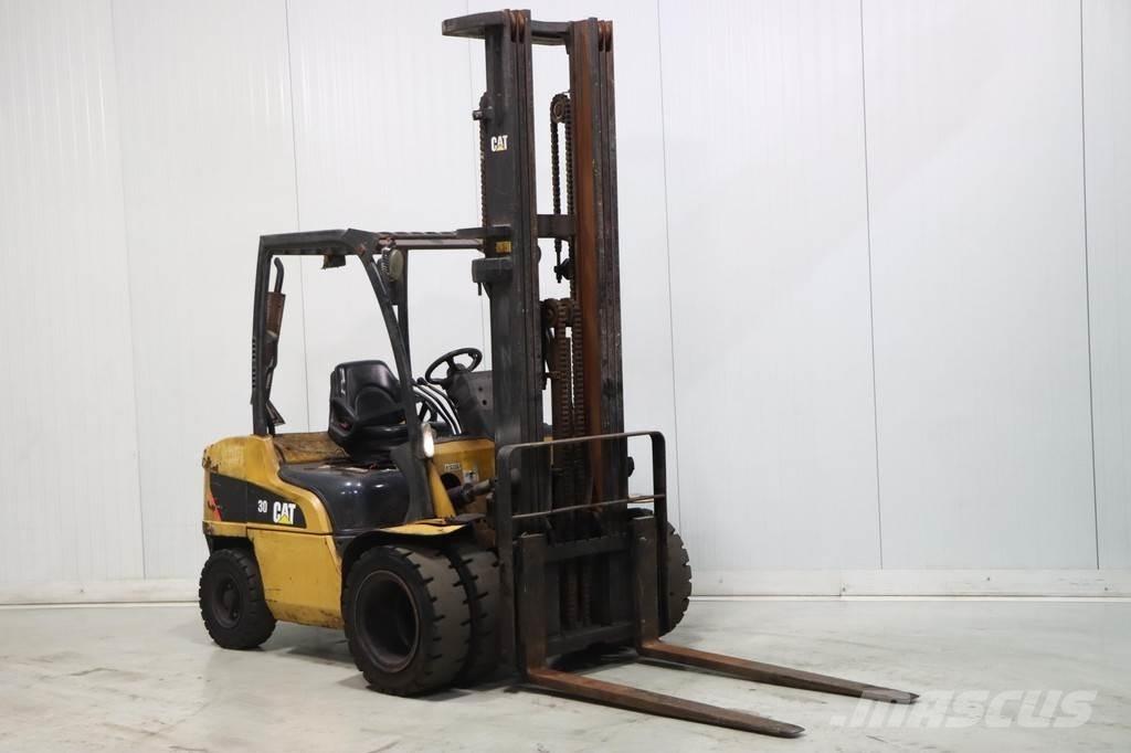 CAT DP30N 디젤 지게차