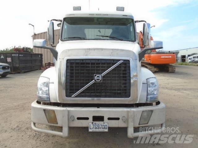 Volvo VNL 트랙터 유닛