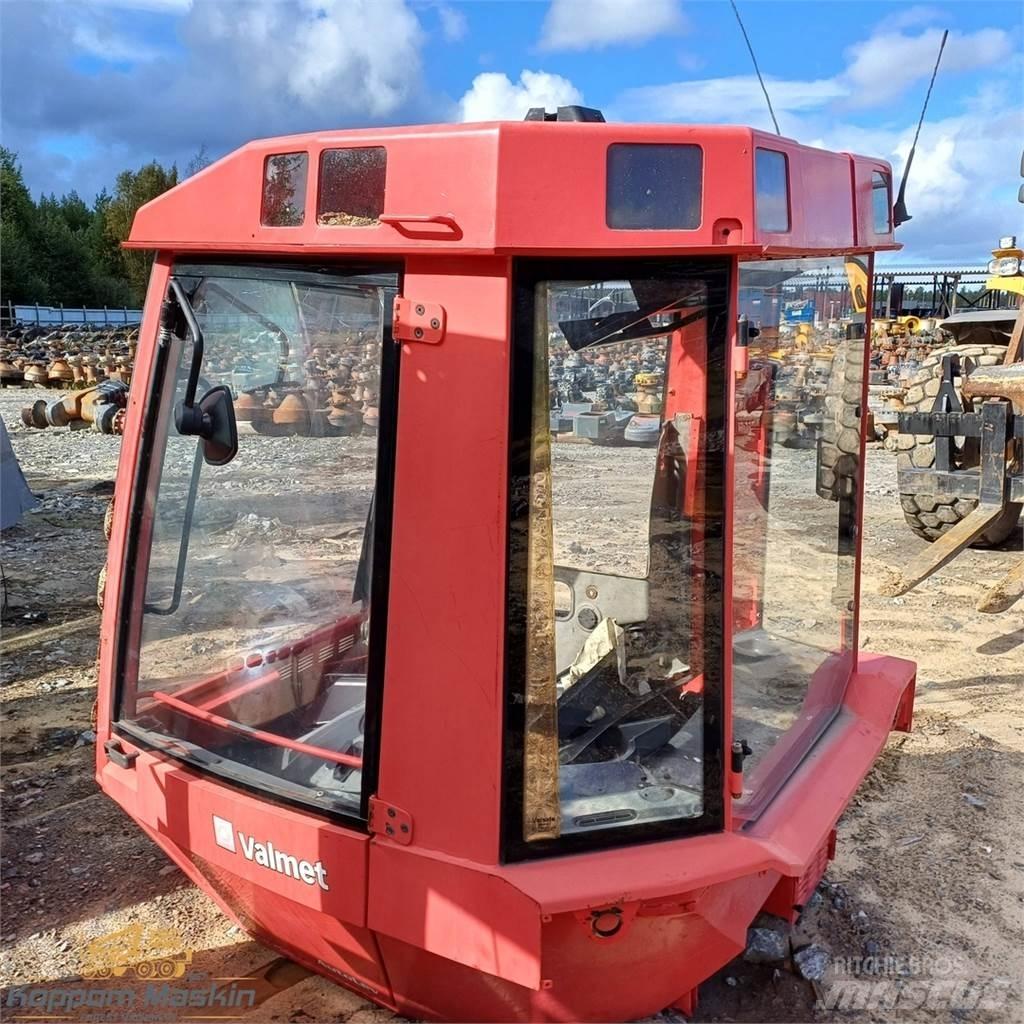 Valmet 941 캐빈 및 인테리어