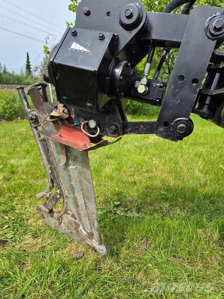 Ditch Witch R300 트렌처