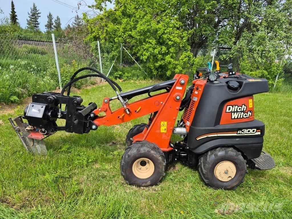Ditch Witch R300 트렌처