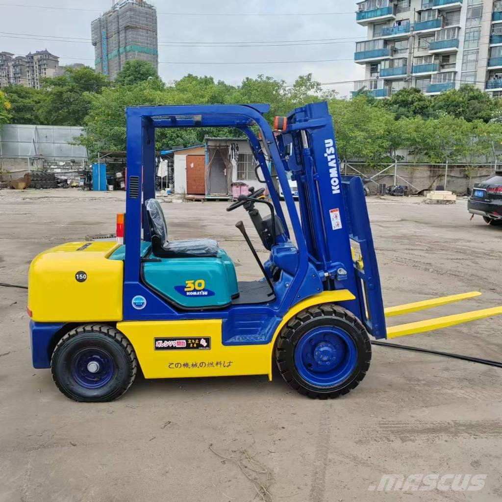 Komatsu FD 30 T-17 디젤 지게차