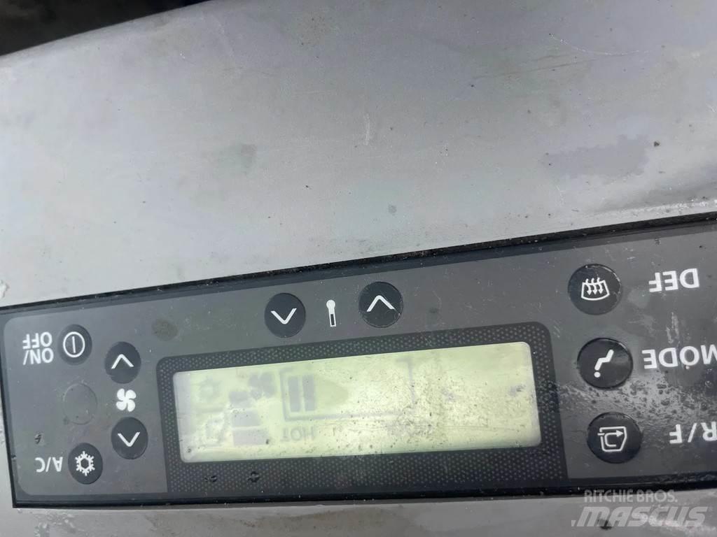 Hitachi U55-5a 소형 굴삭기 7톤 미만