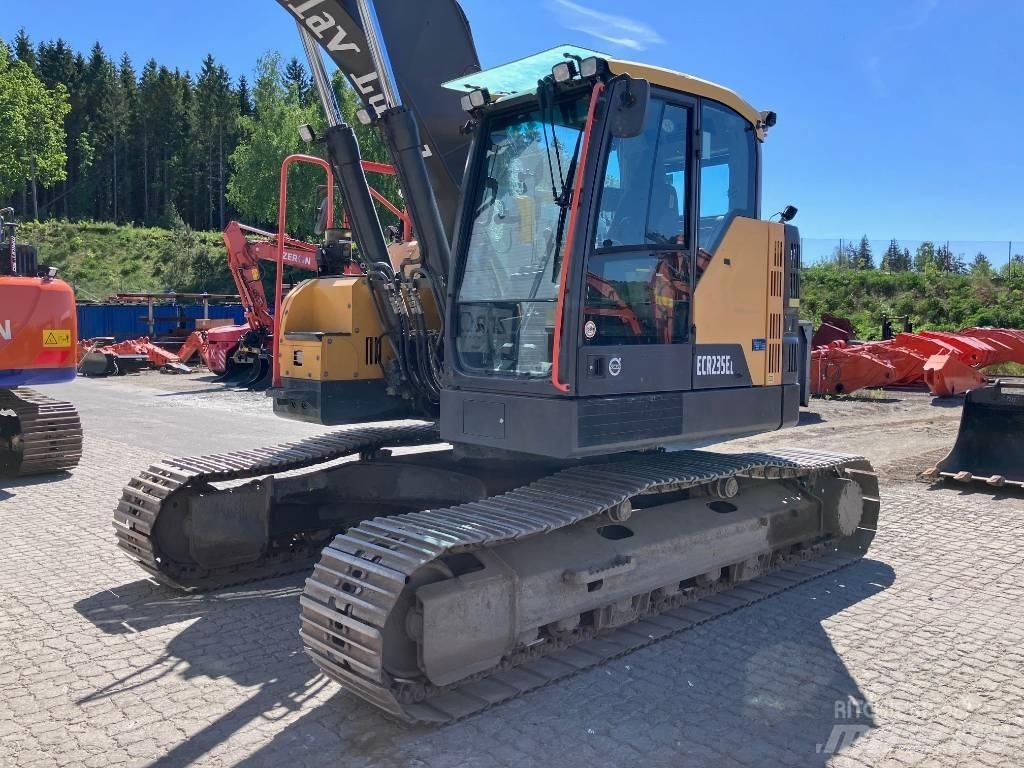 Volvo ECR235EL 대형 굴삭기 29톤 이상