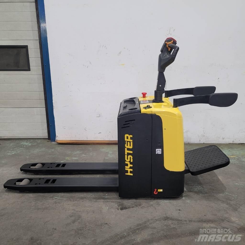 Hyster P 2.0 UTS 로우 리프터(승강대 포함)