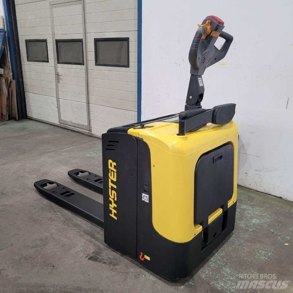 Hyster P 2.0 UTS 로우 리프터(승강대 포함)