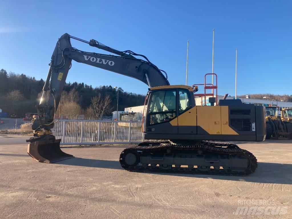 Volvo EC 220 E 대형 굴삭기 29톤 이상