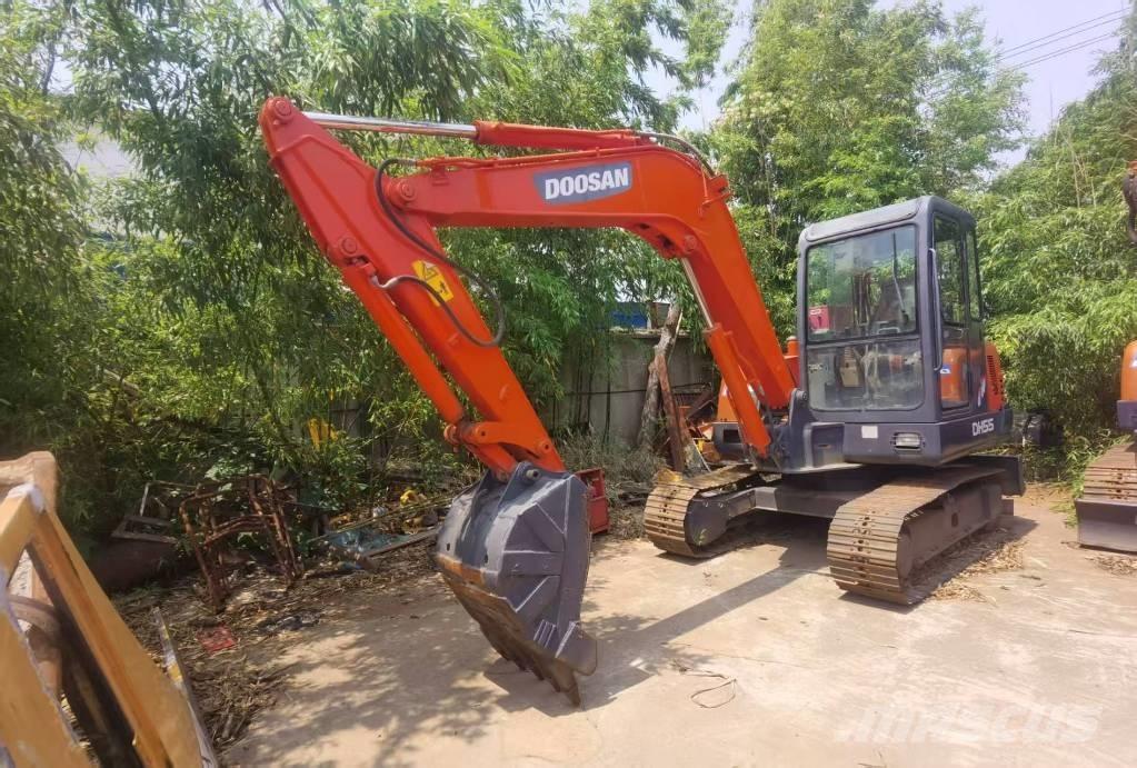 Doosan DH 55 소형 굴삭기 7톤 미만