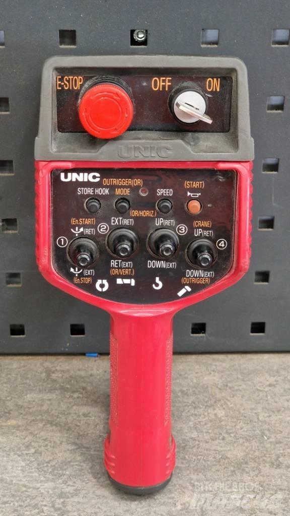 Unic URW-295 미니 크레인