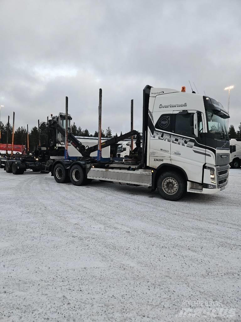 Volvo FH16 목재 트럭