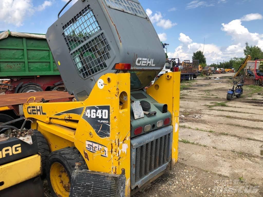 Gehl 4640 FOR PARTS  스키드로더